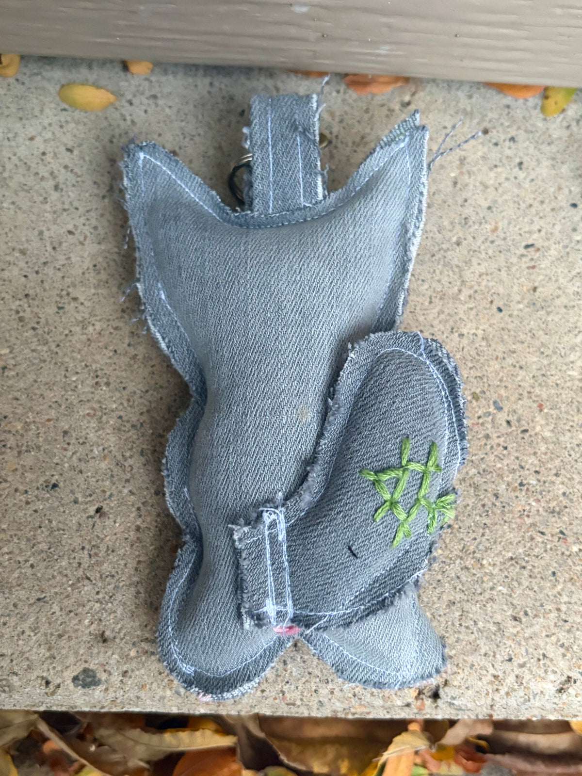 Grey + Green Spiral Cat