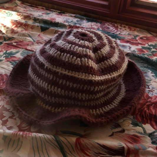 SOLD ReD & WHiTe BuCKeT HaT