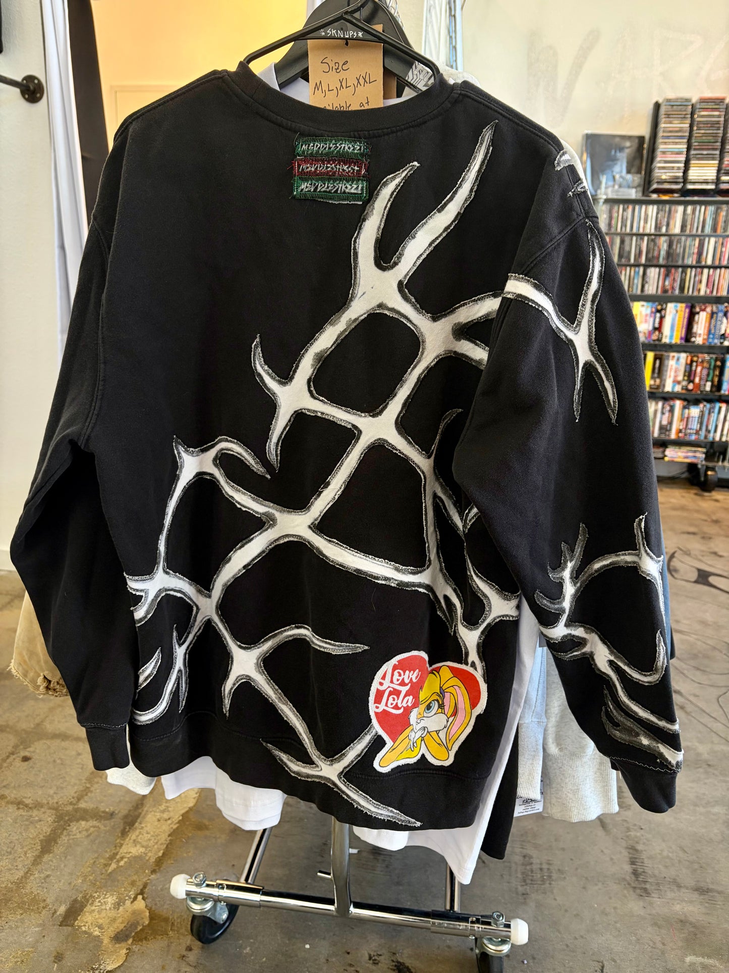 BuGs + LoLa CReW