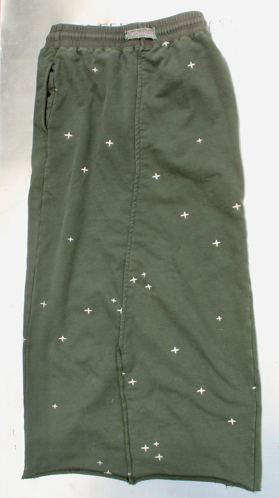 SWeaTPaNT MaXi-SKiRT