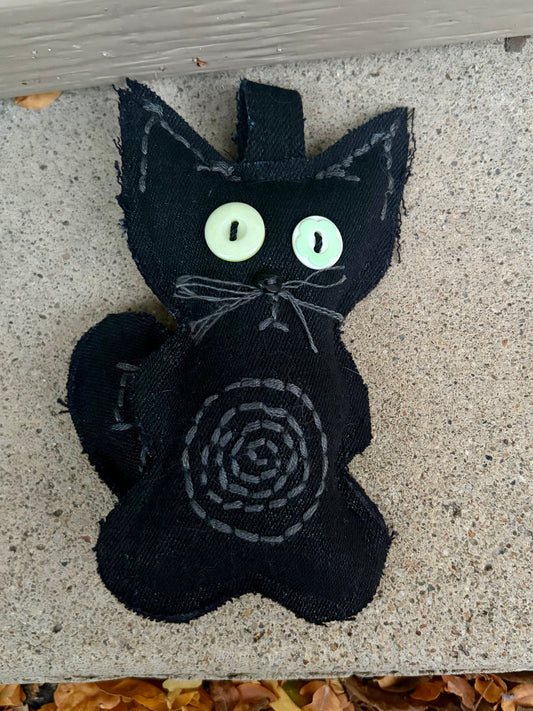 Black Custom 'Iris' Cat
