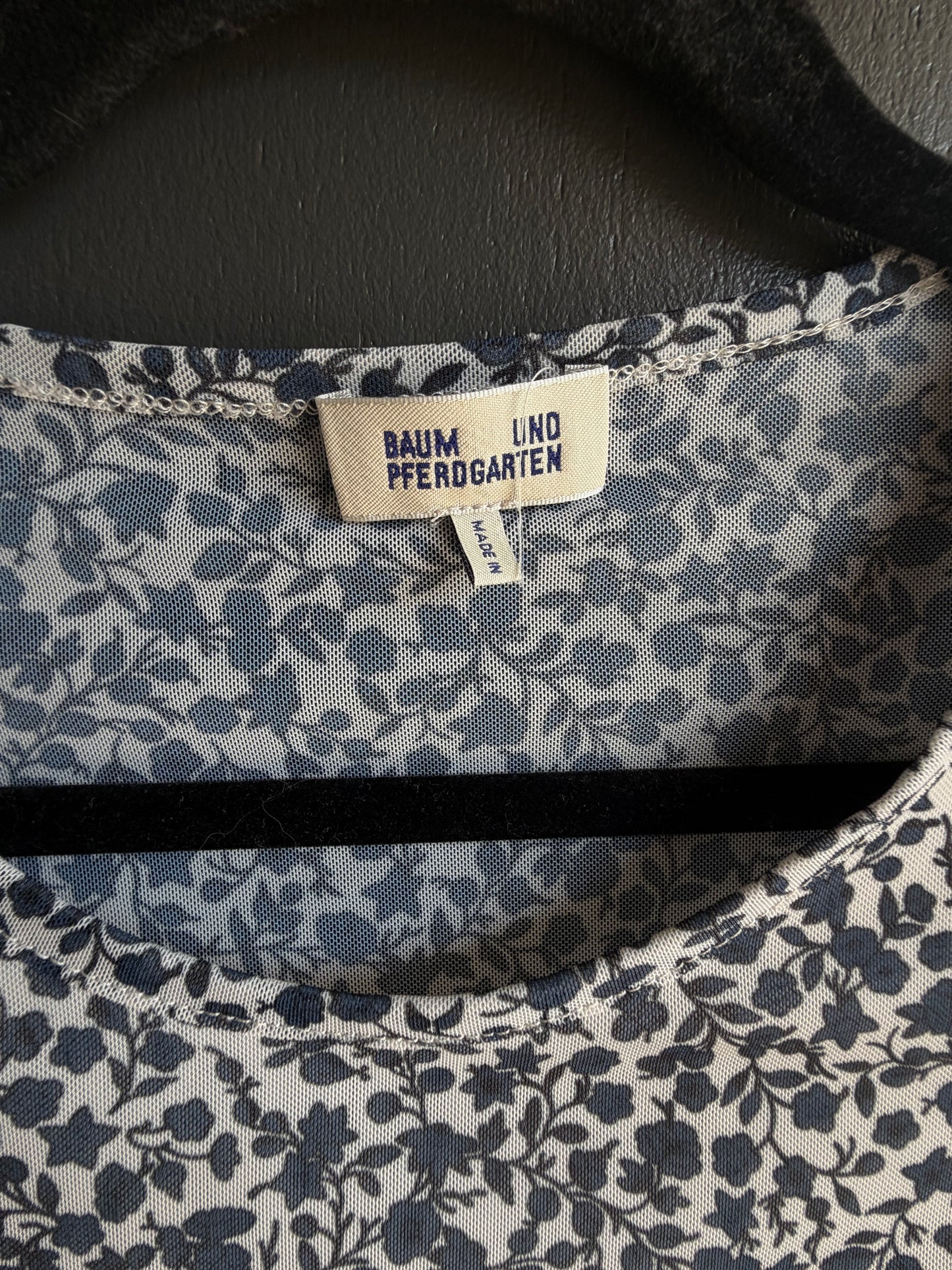 'BauM uND PFeRGaRTeN' FLoRaL MeSH LoNGSLeeVe
