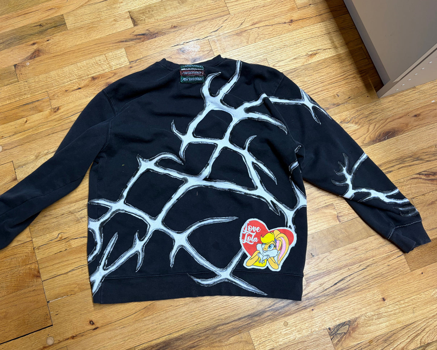 BuGs + LoLa CReW