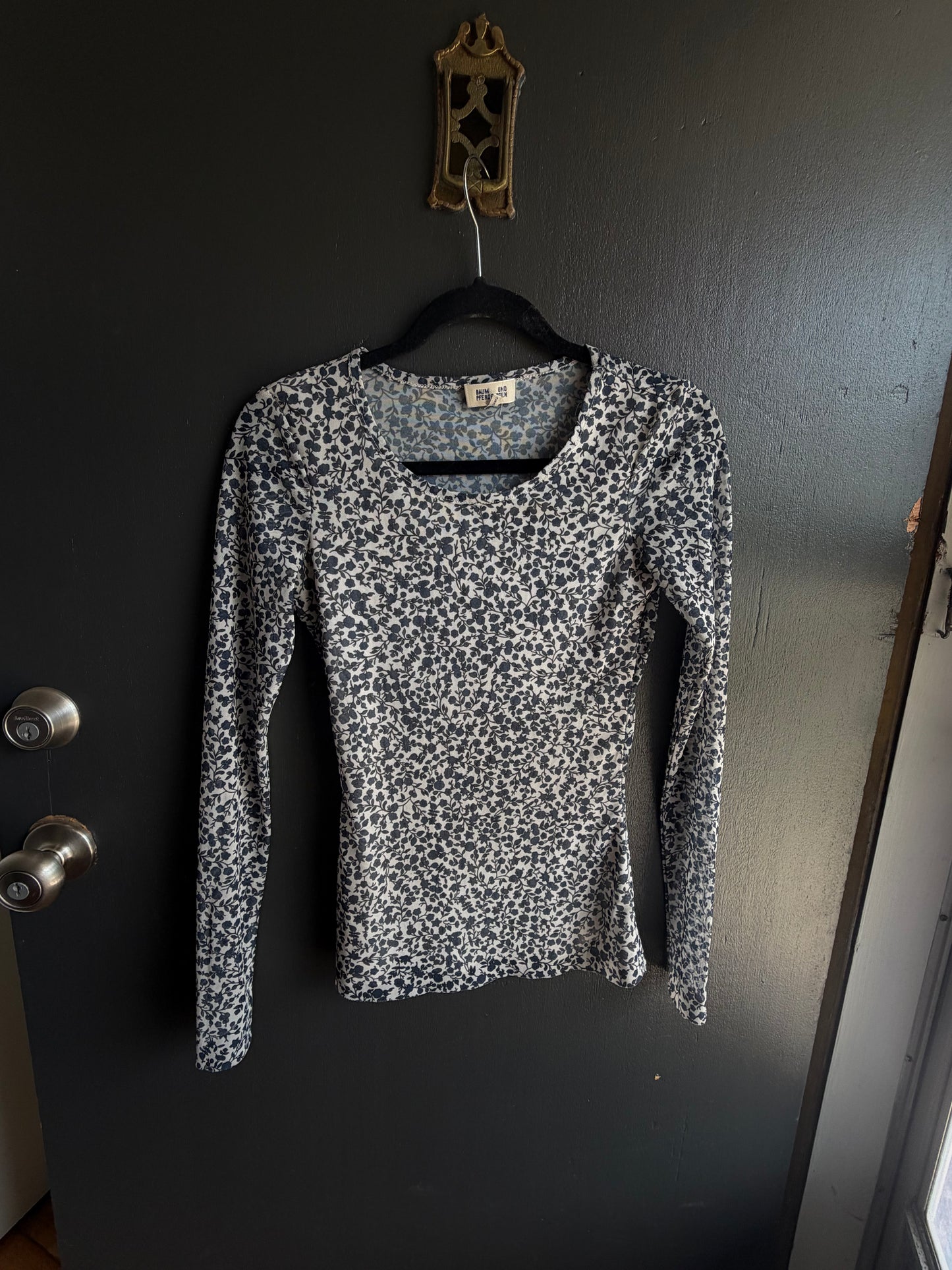 'BauM uND PFeRGaRTeN' FLoRaL MeSH LoNGSLeeVe