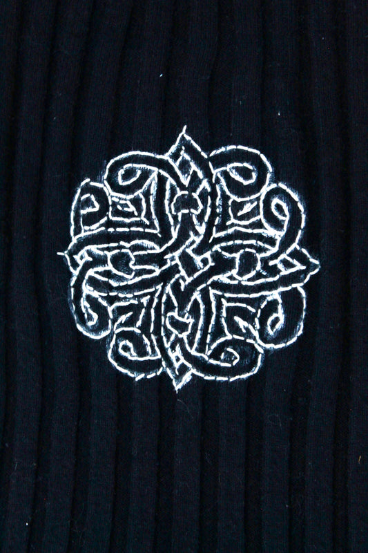 HaNDseWN LoGo CRoppeD LoNGsLeeVe