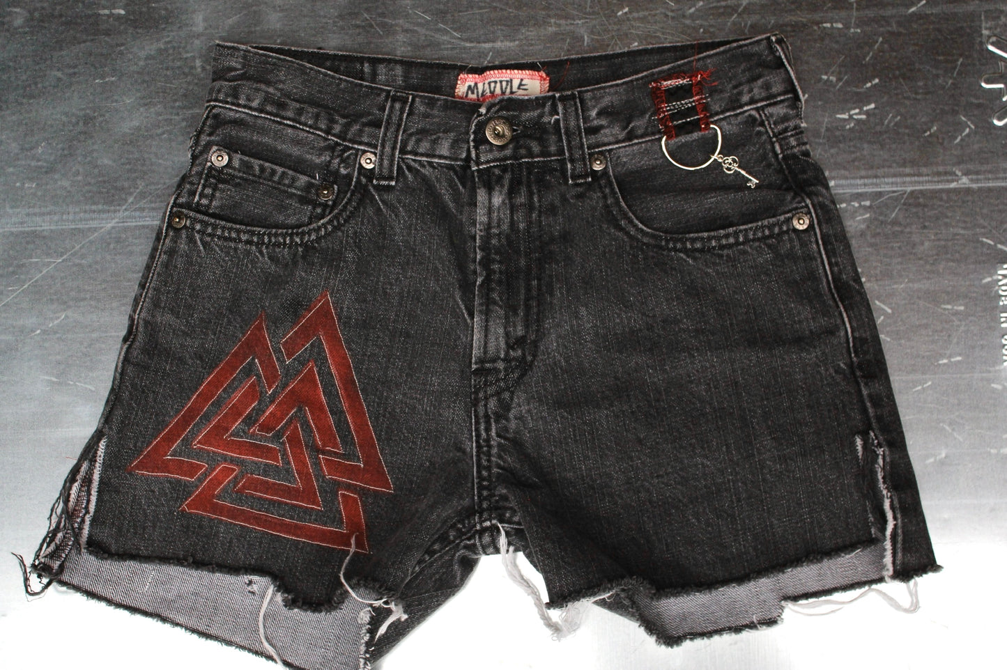 STaRⓉ TRiaD SHoRTS