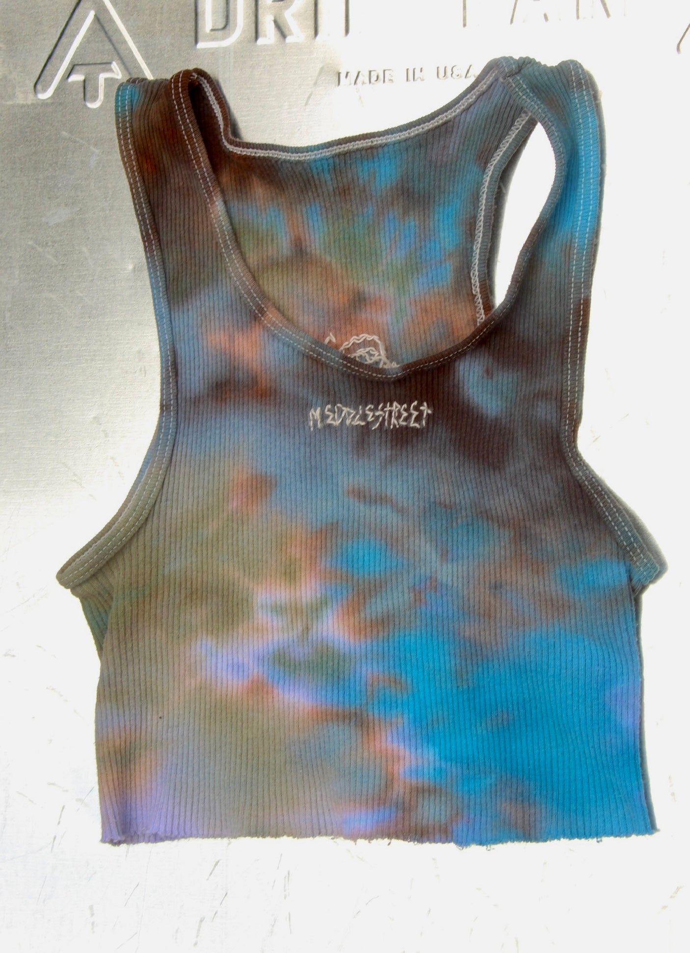 CRoPPeD & DyeD TaNK