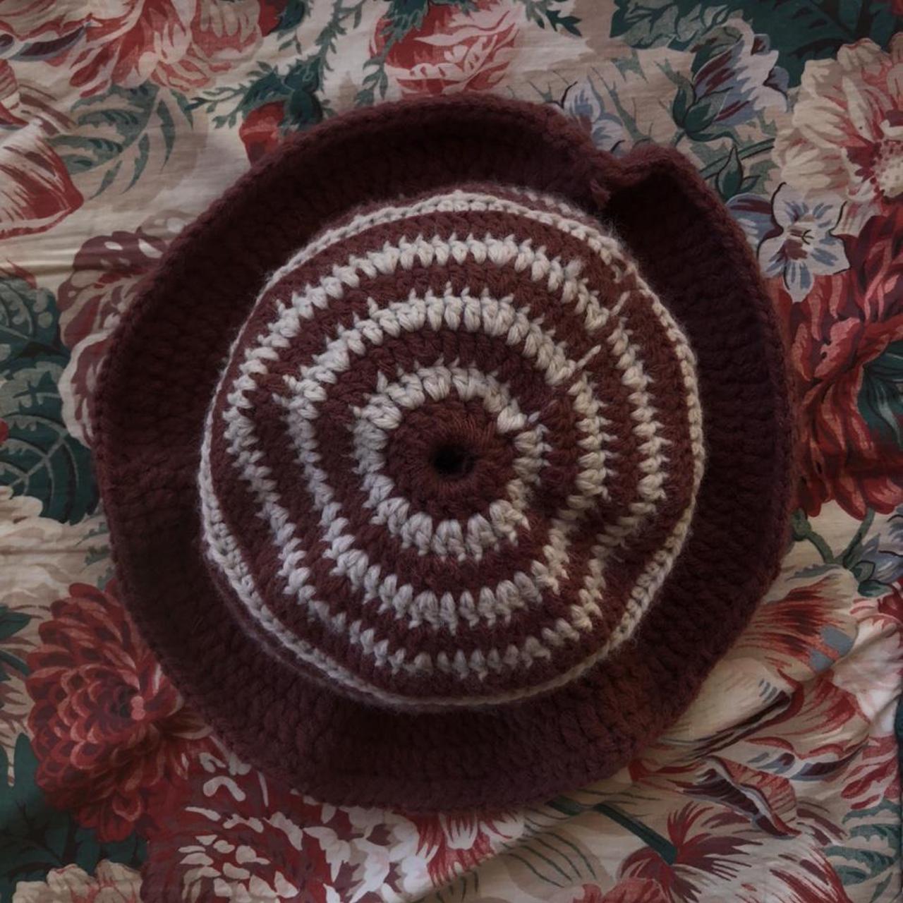 SOLD ReD & WHiTe BuCKeT HaT