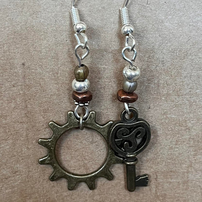 GeaR & TRiSKeLioN Key EaRRiNGS