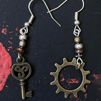 GeaR & TRiSKeLioN Key EaRRiNGS