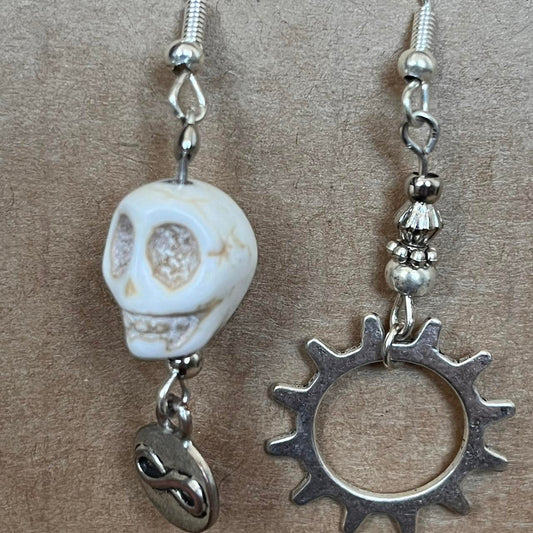 SKULL & GeaR EaRRiNGS